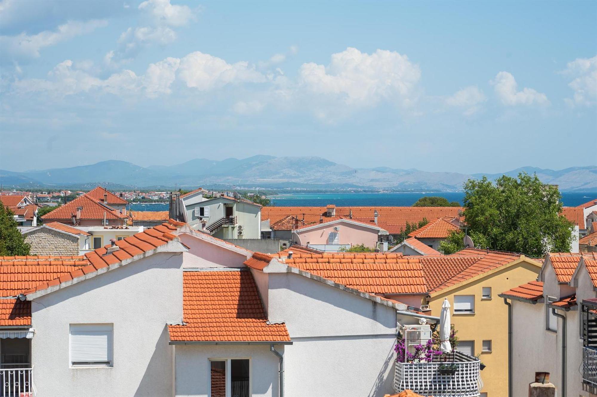 Apartments And Rooms Mladen Vodice Zimmer foto