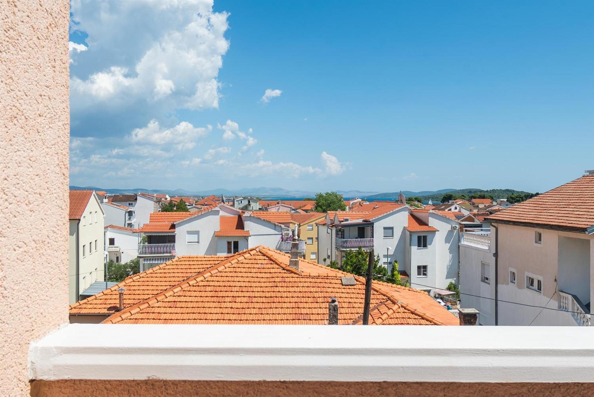 Apartments And Rooms Mladen Vodice Zimmer foto
